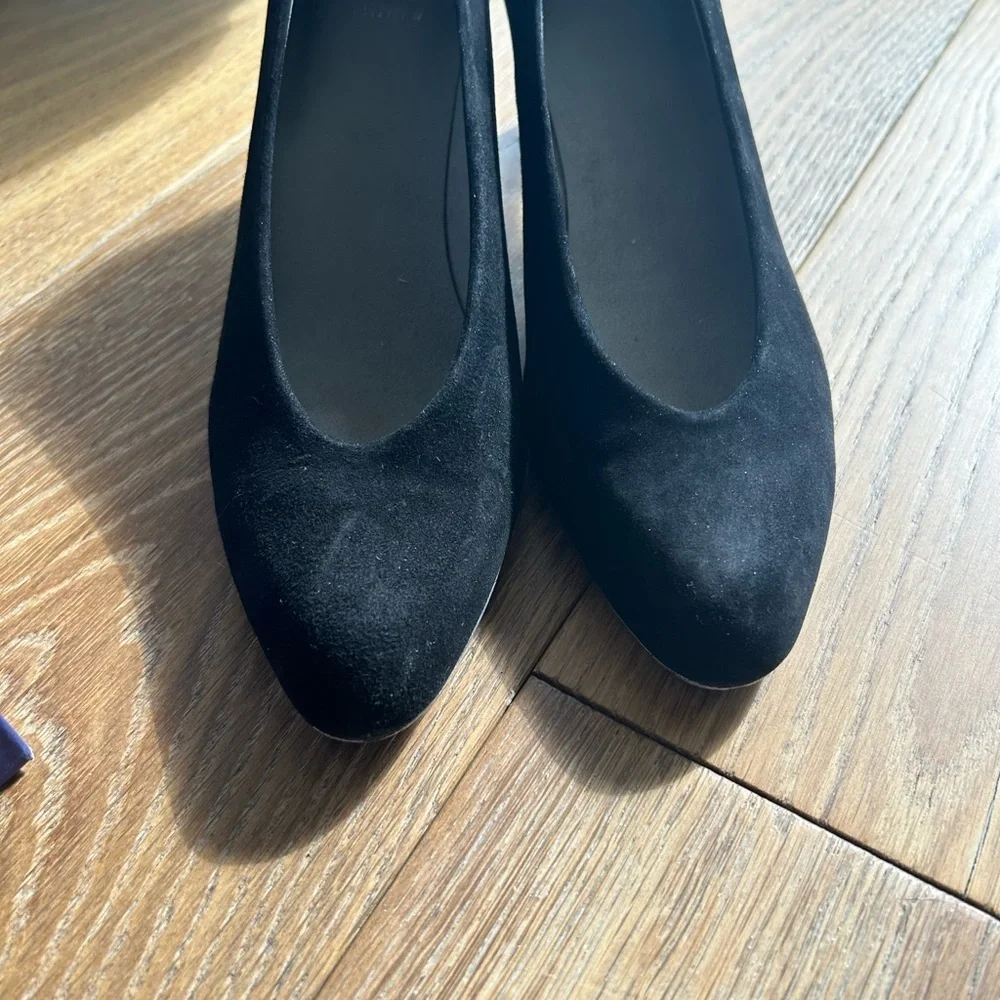NIB RARE Stuart Weitzman Black Suede ChicPump Kitten Heels Size 9